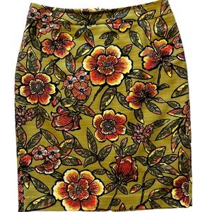 Size 10 Green floral skirt from LOFT.  Fully lined.